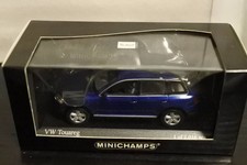 Minichamps  1/43 VW Touareg 2002 822308