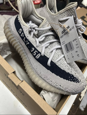 yeezy shoes size 4