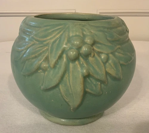 McCoy 1930 matte green leaves and berries jardiniere planter