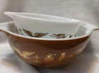 Two 1960s Pyrex Early American Cinderella Bowls Brown/White, Gold 441-442