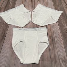 NWOT 3 Pair Of Small Men's Hanes Comfort Flex Tagless White Briefs 100 Cotton