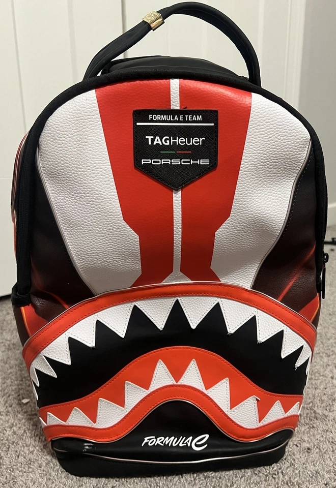 RARA MOCHILA SPRAYGROUND FORMULA-E PORSCHE LED AUTÉNTICA DESCATALOGADA  Foto 2 de 4