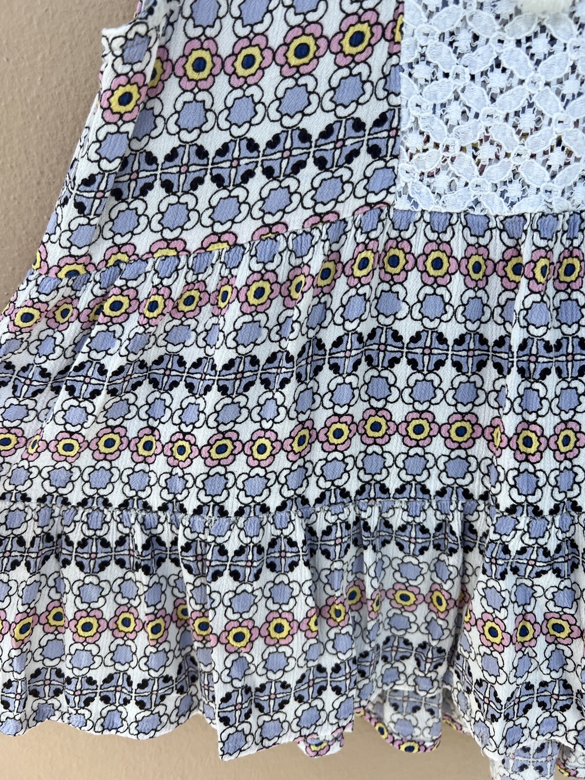 FILA Kandy Kiss Girl's Sleeveless Floral Shirt Flower Rows Large L Rayon