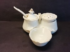 Sehr alte Porzellan Menage SALZ PFEFFER SENF + LÖFFEL weiß mit Goldrand