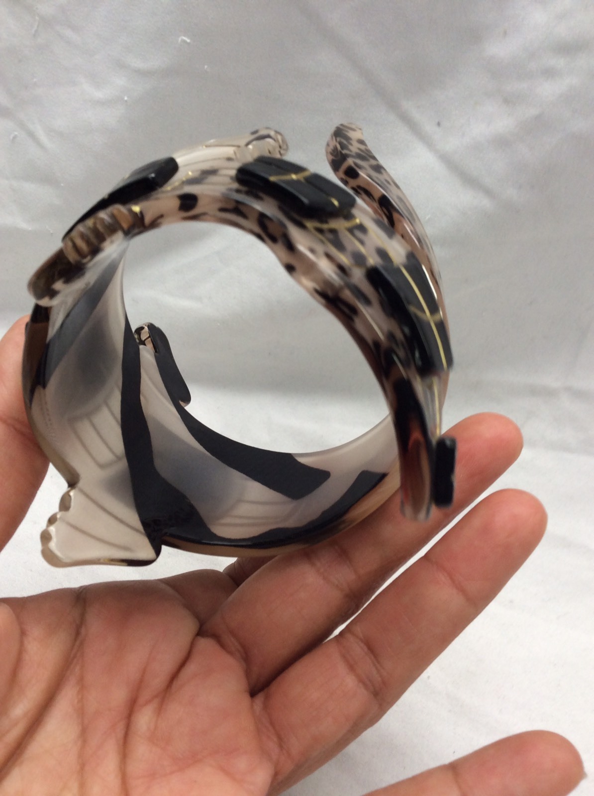 Statement Lucite lizard cuff bracelet - image 9