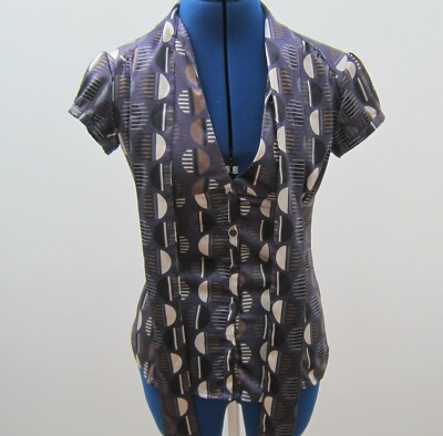 Camisa o blusa violeta STRADIVARIUS talla S estampada raso lazo