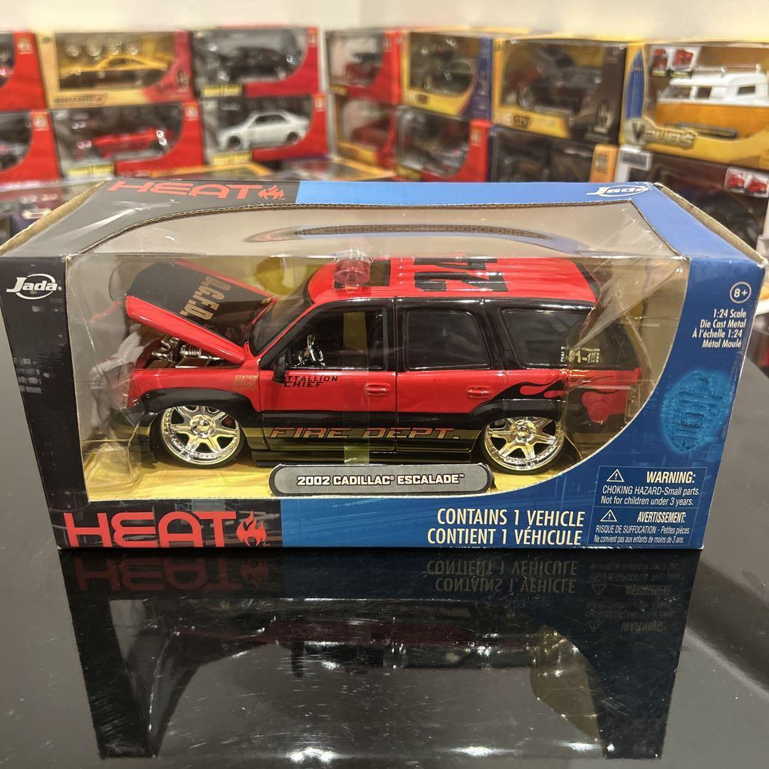 2002 CADILLAC ESCALADE     1／24 Black 2002 Cadillac Escalade SUV 1/24 Scale Diecast Model
