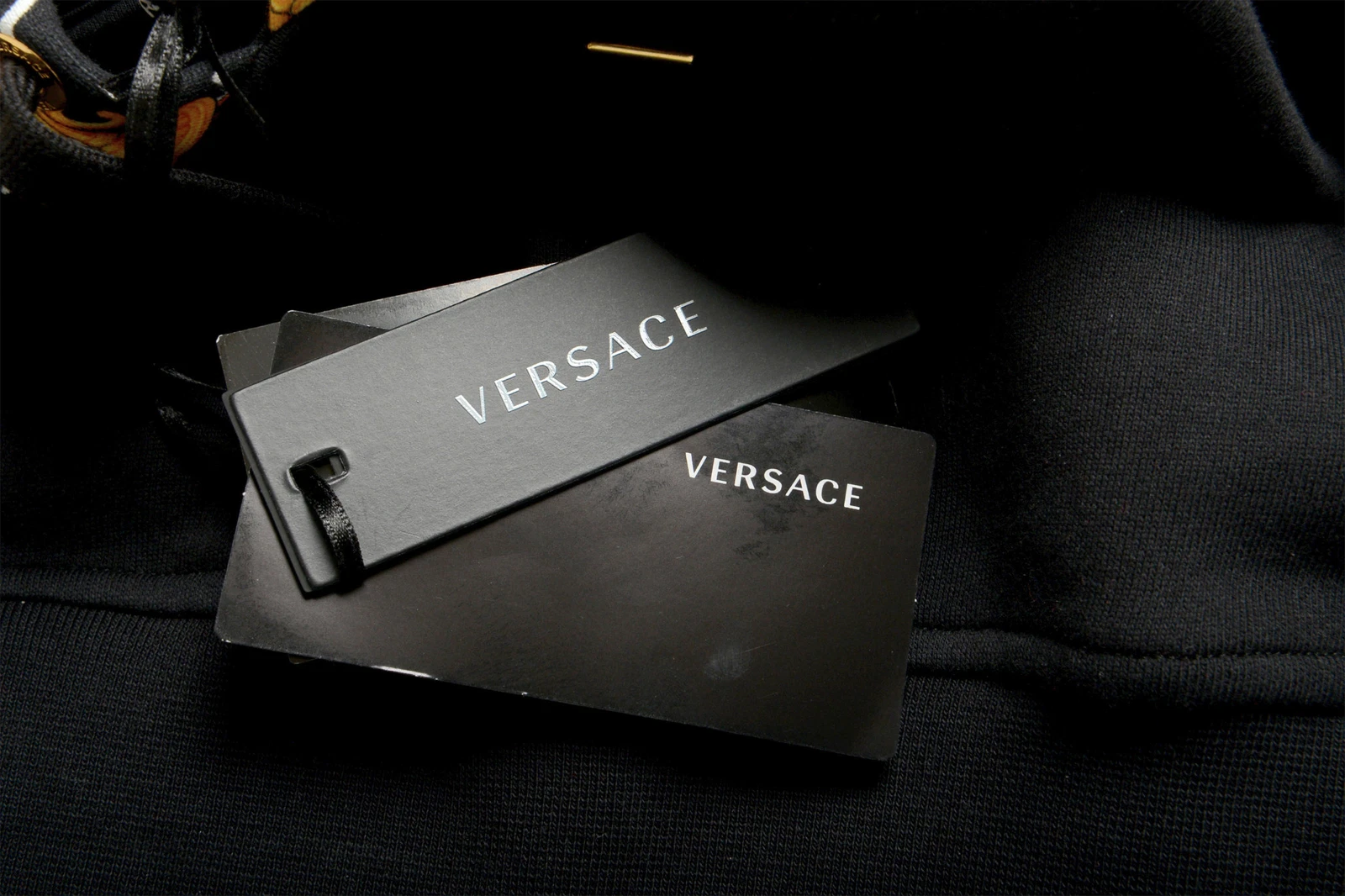 Felpa con cappuccio Versace uomo nera e barocco Medusa ricamo