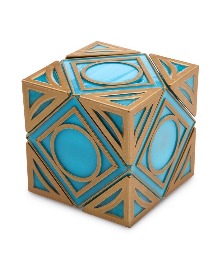 WDW スターウォーズ ジェダイホロクロン Holocron Amazon.com: Galaxy's Edge Star Wars Electronic Jedi Holocron