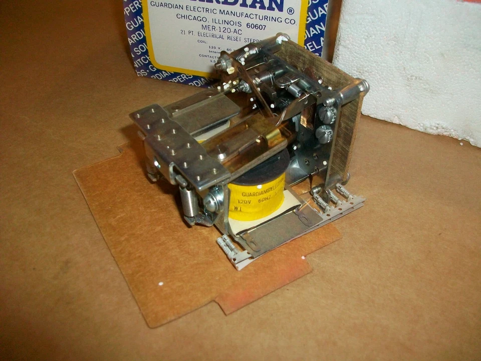 GUARDIAN MER-120-AC 21pt  ELECTRICAL RESET STEPPER COIL 120V 60HZ 1.5A - Image 3 of 3