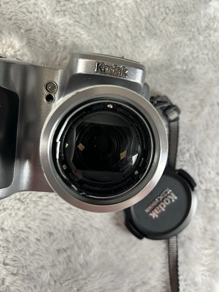 Kodak EasyShare Z740 Digital Camera 5.0 Mp 10x Zoom For Parts - Image 4 of 4