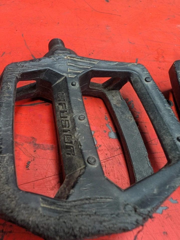 Pedales de plataforma Haro Fusion 1/2 negro plástico en buen estado** Envío gratuito** Foto 3 de 4