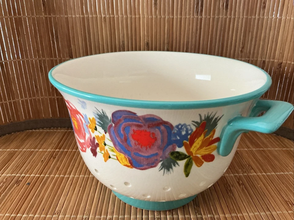 Pioneer Woman Floral Berry colander (Celia) Red, blue  and Off White Ceramic - Image 2 of 4