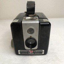 Kodak Brownie Hawkeye Flash Camera Roll Film Compact Camera  BROKEN  For Parts