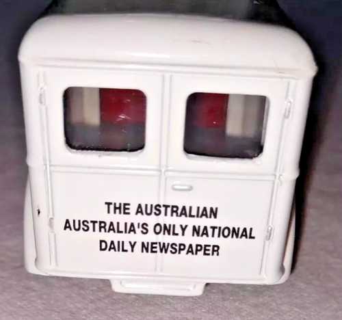 Matchbox Yesteryears YPP07 1937 GMC Van The Australian newspaper - Picture 6 of 6