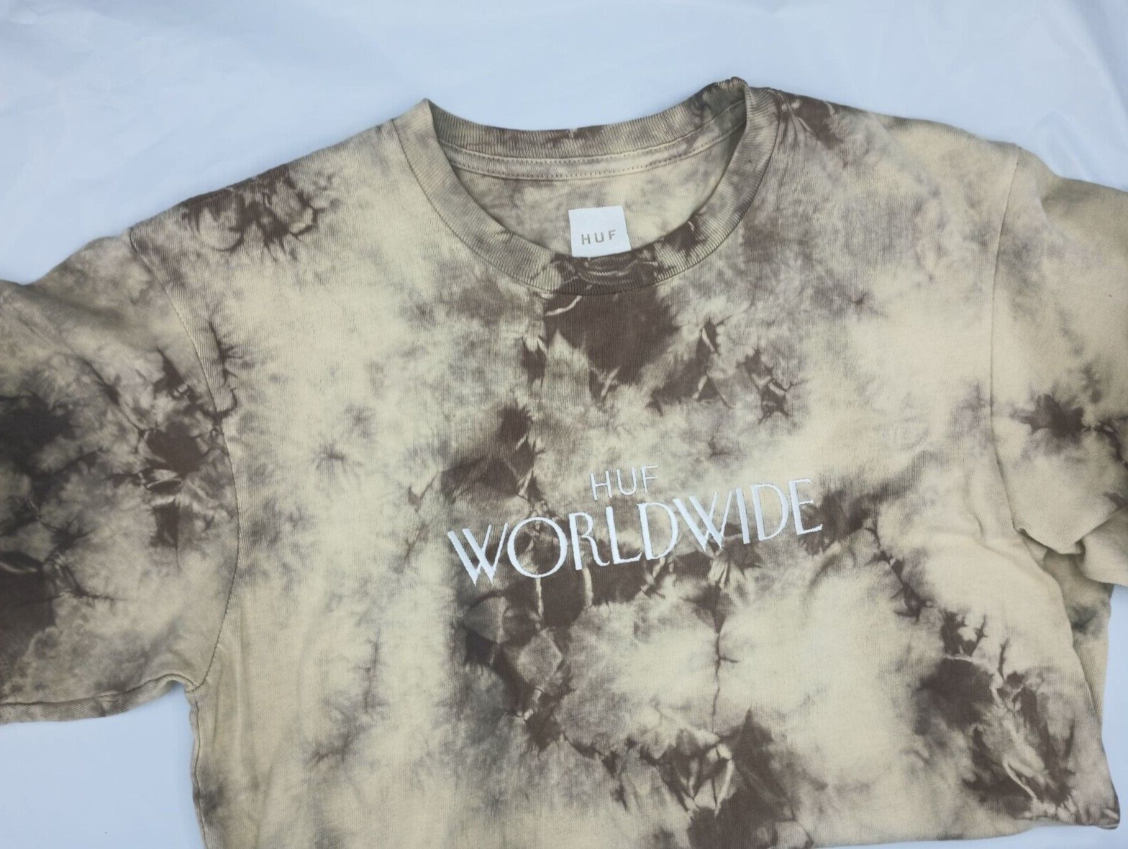 Футболка Huf Archive Crystal Wash цвет Тай-ДайОливково-зеленый маленькая 3290₽