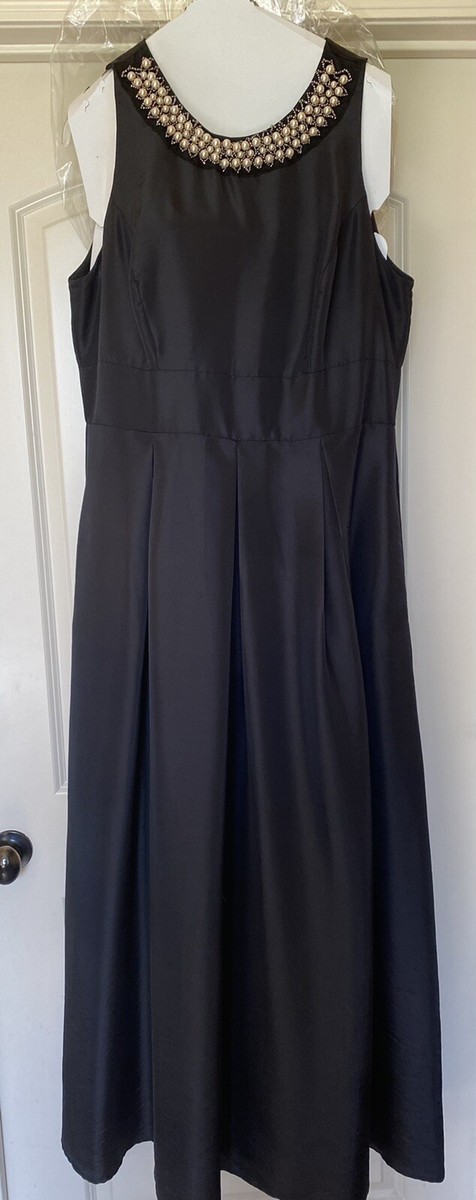 black formal dress size 16 Black Long Formal Evening Dress Ballgown Pearl Neckline Size 16