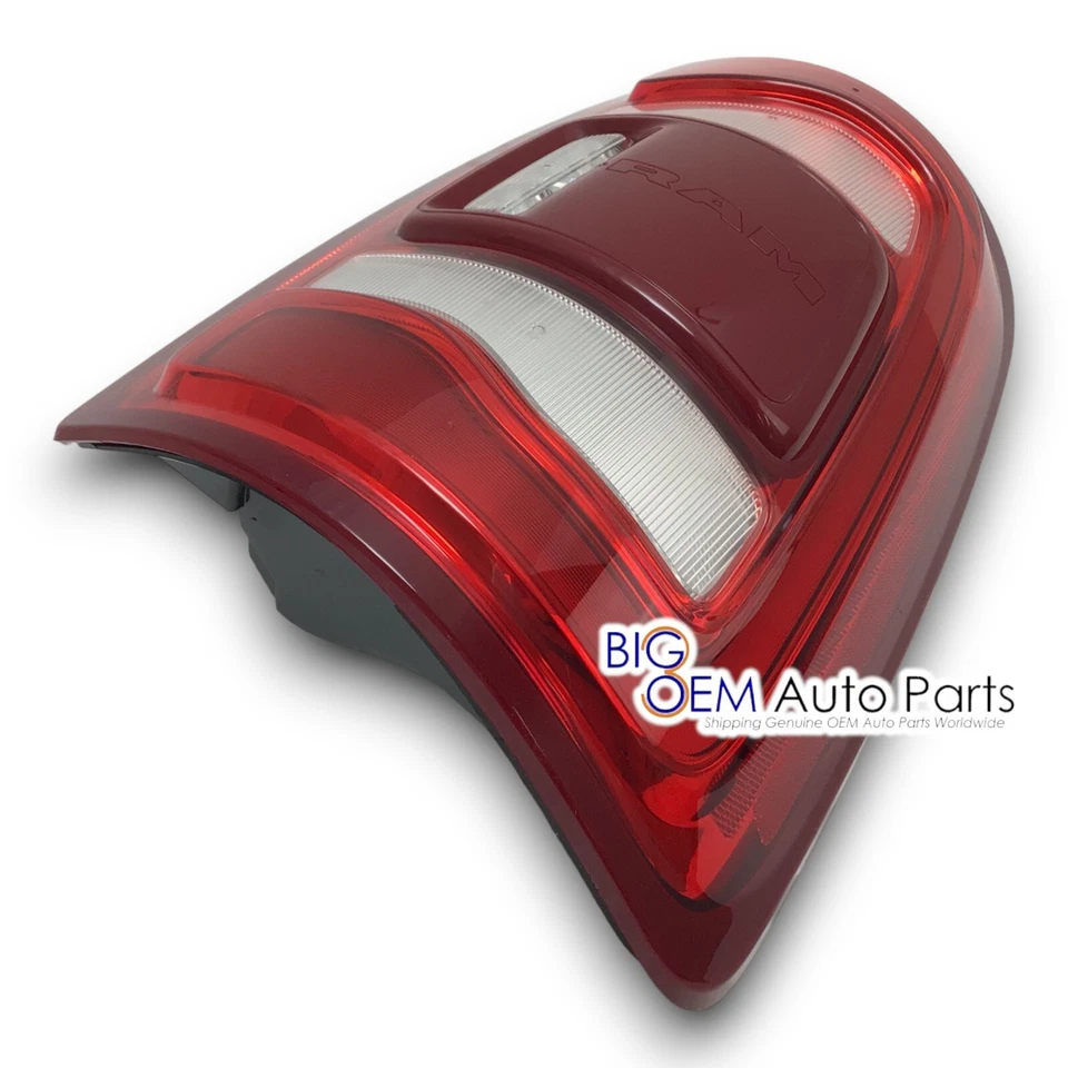 Luz trasera punto ciego LED 2020-2023 RAM 2500 3500 lado pasajero 68548942AB Foto 4 de 4