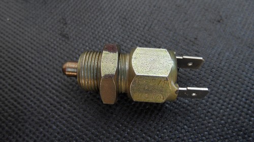 Unused Original GDR Push Button RFS/F 8600.22 Trabant Wartburg B1000 IFA - Picture 3 of 4