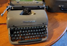 Remington Quiet-Riter Typewriter w/ Original Case Serial QR2594442 Vintage 1950s thumbnail