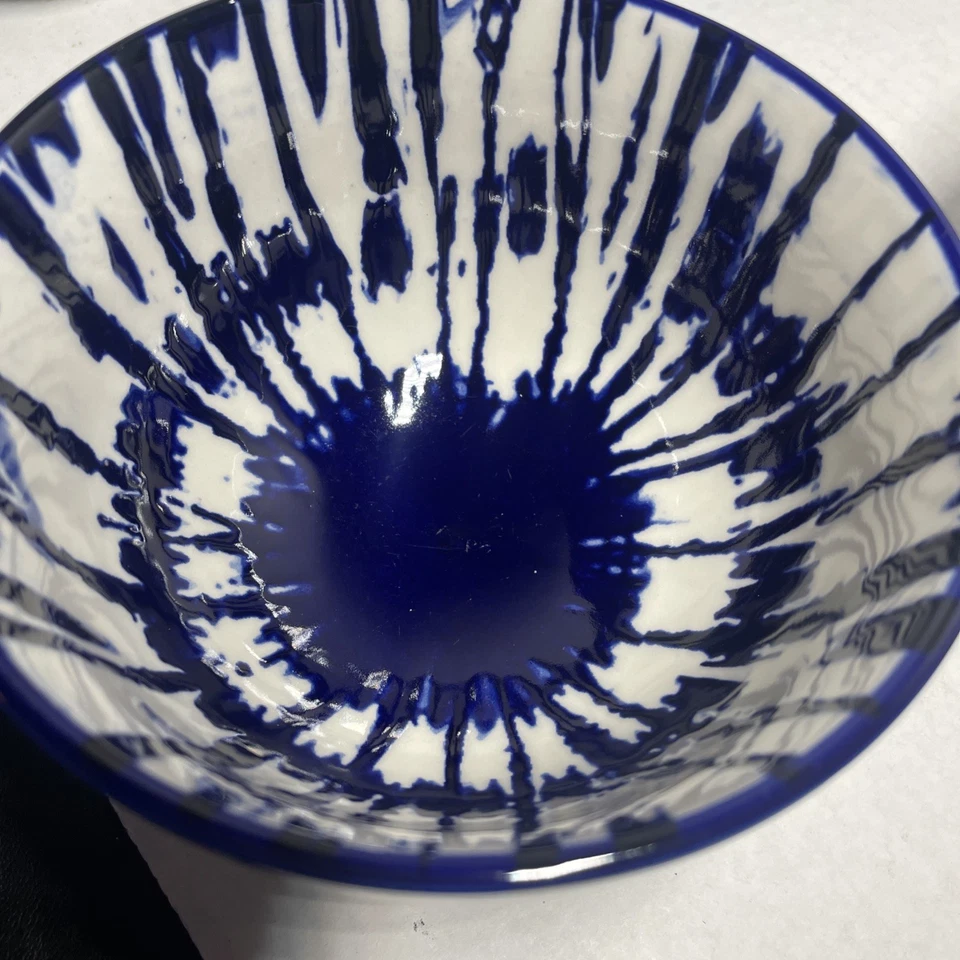 Juego de 3 cuencos para anidación West Elm Indigo Tie Dye azul cobalto y blanco apilables Foto 3 de 4