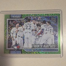 Topps Series 1 2026 #113 Green Rainbow Foil Toronto Blue Jays MLB