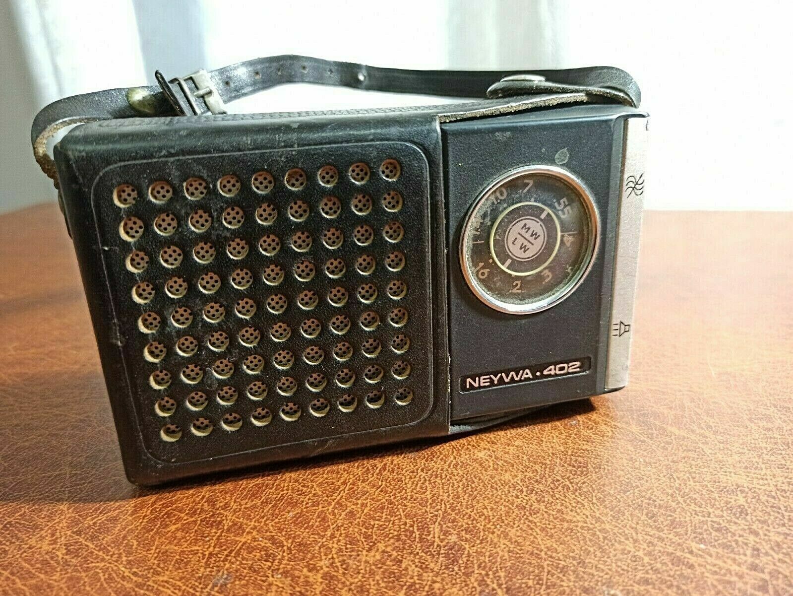 Vintage Soviet radio Neywa 402. Leather Case. work. L