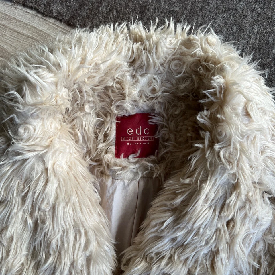 Esprit EDC Faux Fur Y2K Vintage Women's Creame White Coat Size M - Image 4 of 4