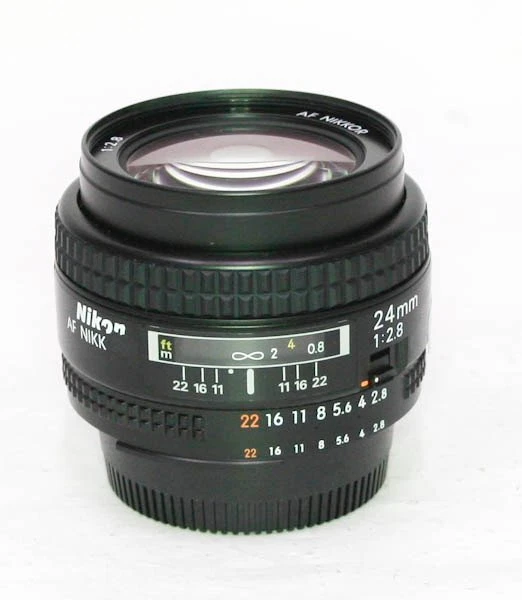 G4076 Nikon AF NIKKOR 24/2.8