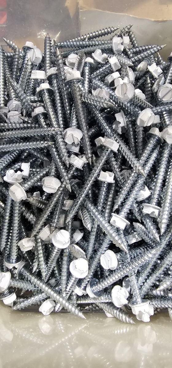 500) White Painted Zip Screws 8x1-1/2 Self-Piercing Hex Washer