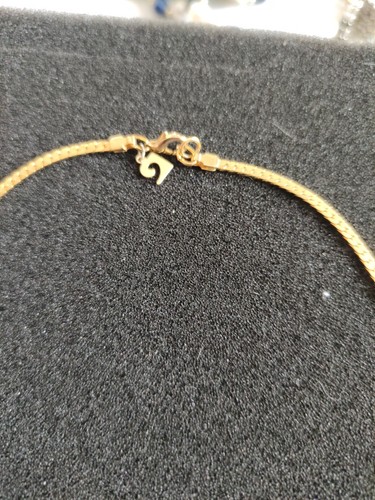 Collana girocollo Pierre Cardin tono oro scintillante - Foto 5 di 5