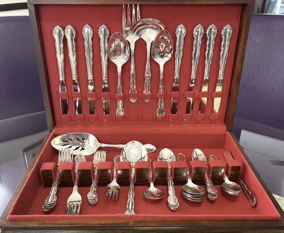 1881 Rogers Oneida Ltd Mid-Century 1959 Flirtation 48-pc Flatware