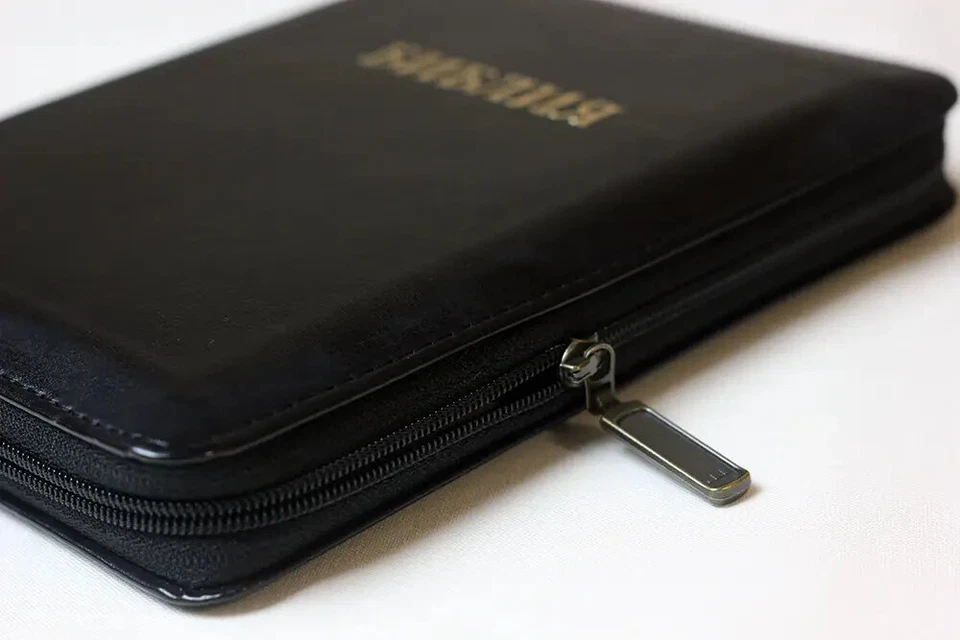 Bible in Russian Библия синодальный перевод 13.5х18.5 см с застёжкой - Image 4 of 4