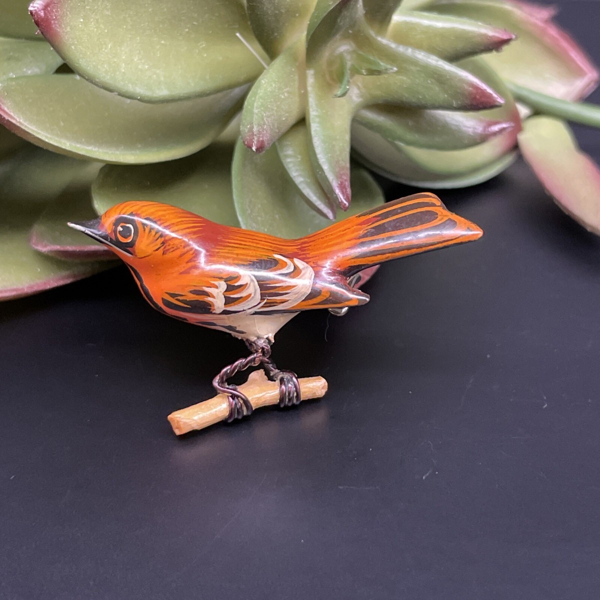 VINTAGE JAPANESE TAKAHASHI BIRD PIN BROOCH HAND CARVED & PAINTED