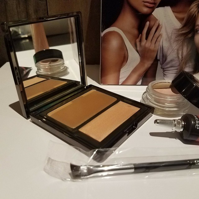 becca contouring palette