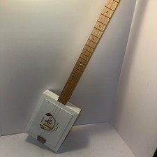 Cigar Box Gitarre, 3 Saiten, Metallbünde, Piezo Sound PU HR 1845