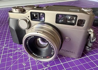 Contax G2 35mm Film Camera Carl Zeiss Planar T 35mm f/2 Manual. Tested (UK)