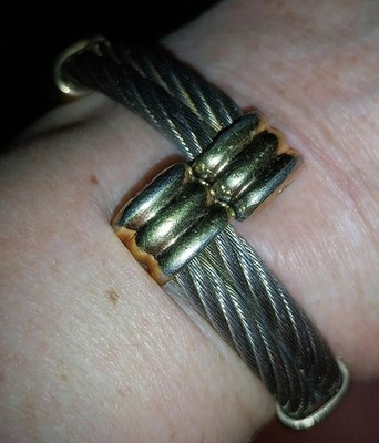Armreif von Phillipe Chariol, ein Hingucker. Nickelfrei, Stahldraht , Goldfarben