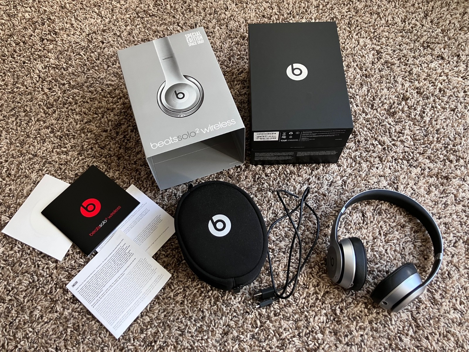 Space Gray Beats by Dr. Dre Solo2 Wireless Over the Ear Special Ed. Headphones