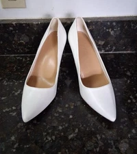 Just Fab Khloy Classic Pump White Faux Leather Standard Width US 8 Lightly Used 