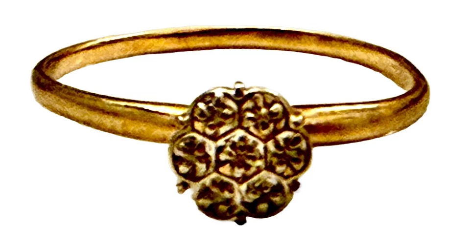 10K Yellow & White Gold Cluster Diamond Accents Ring Size 6 Ring 0.95 Grams - Image 2 of 3