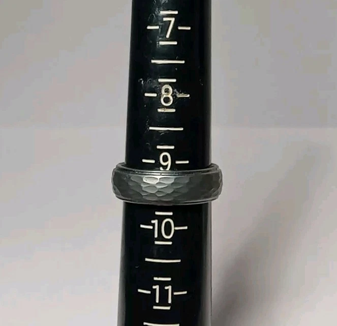 Anillo de alianza de boda para hombre de carburo de tungsteno martillado de 8 mm talla 9,5 Foto 4 de 4