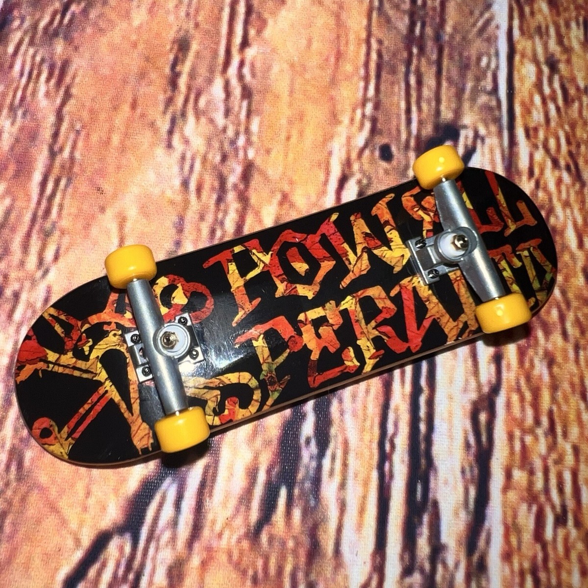 Powell Peralta Factory Skateboard Vato Rats Orange – Komplett, 21 Cm Breit, Mit Mini Logo Pro Trucks & 53 Mm Rädern