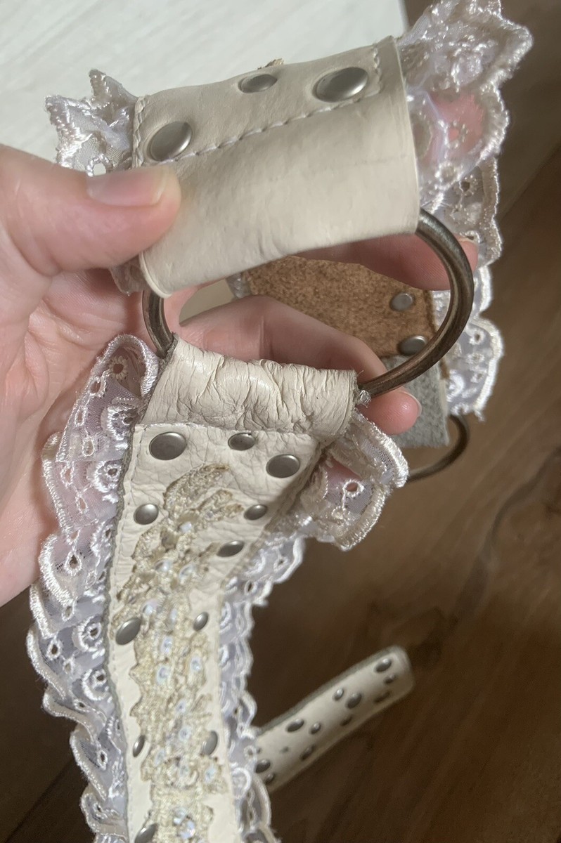Betsey Johnson Leather Lace Embroidered White Pink Y2K Cottage Core Belt Medium Betsey Johnson Leather Lace Emboidered Y2K Cottage Core  main image 3