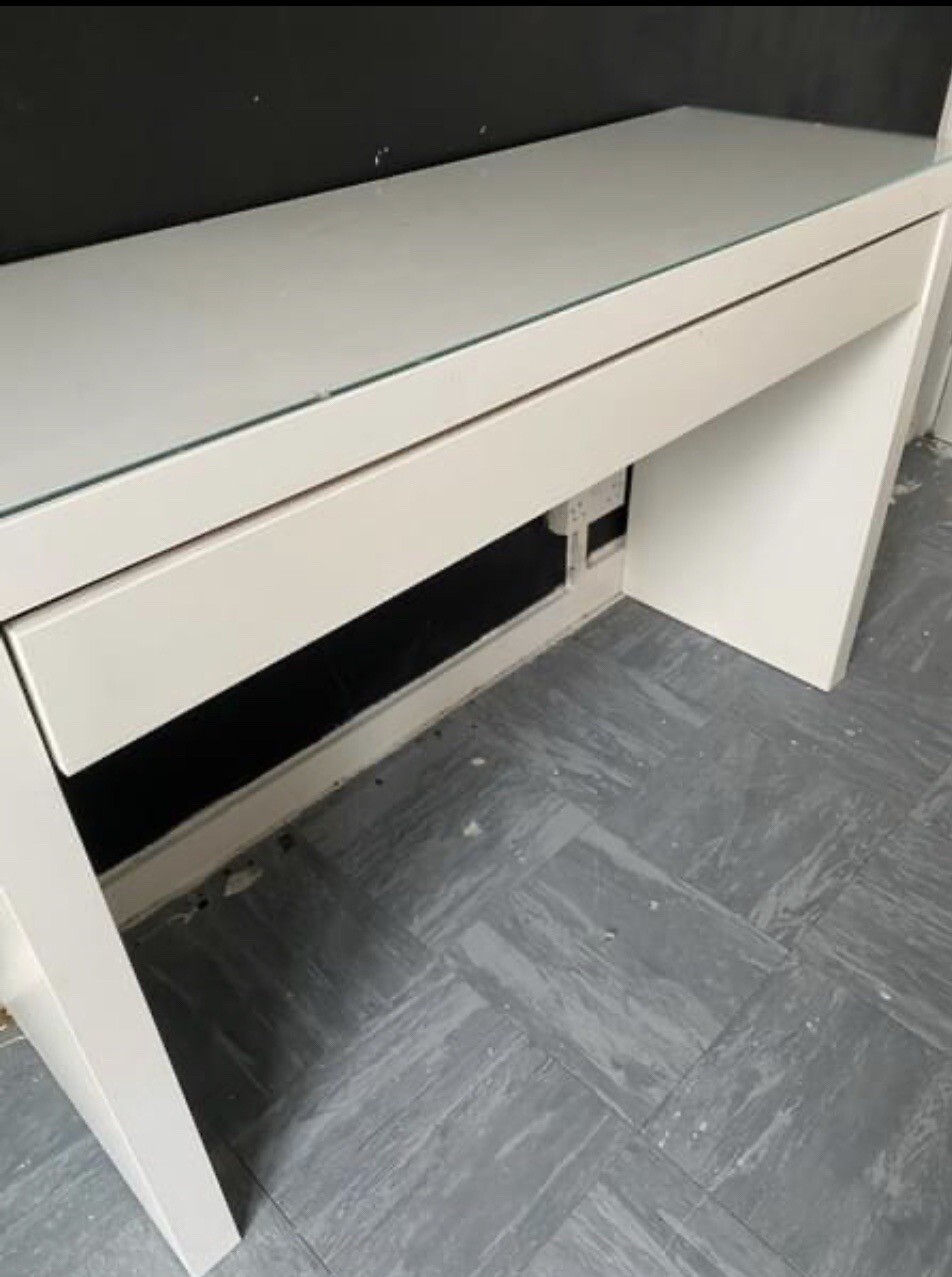 IKEA MALM Dressing Table 120 x 41cm, White (403.554.09) With Glass
