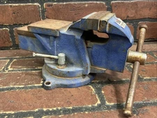 Central Forge 3" Bench Vise w/ swivel base