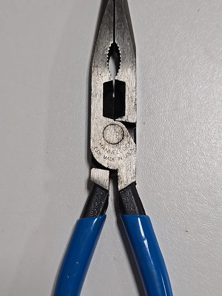 Alicates nariz larga Channellock 8" con cortador E318 EE. UU. Foto 4 de 4