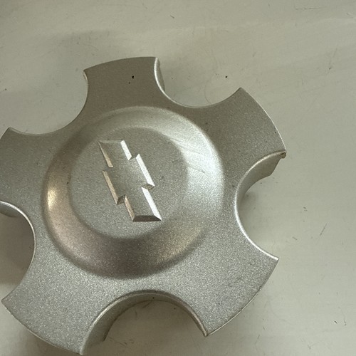 2006-2012 Chevy Monte Carlo Impala 16" Wheel Center Cap 4.5" OEM Silver 9596356 - Picture 3 of 7