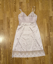 Vintage Vanity Fair Blush Pink 34L Slip Floral Lace Trim Adjustable Straps