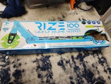 Folding Scooter Madd Gear Rize 100 Light Up Wheels Blue and Green Max Wt 143lb